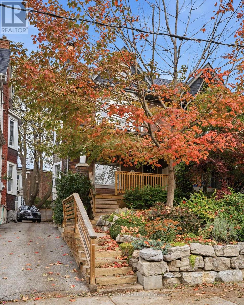 6 SANDFORD AVENUE, Toronto, Ontario