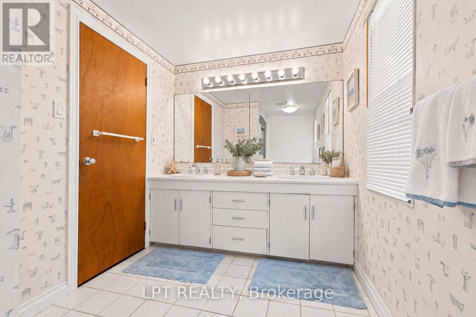 678 Lake Drive E, Georgina, Ontario  L0E 1S0 - Photo 36 - N14030396