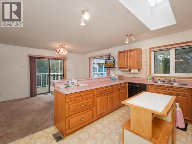 207 Squanga Ave, Whitehorse, Yukon  Y1A 3Y3 - Photo 8 - 17763