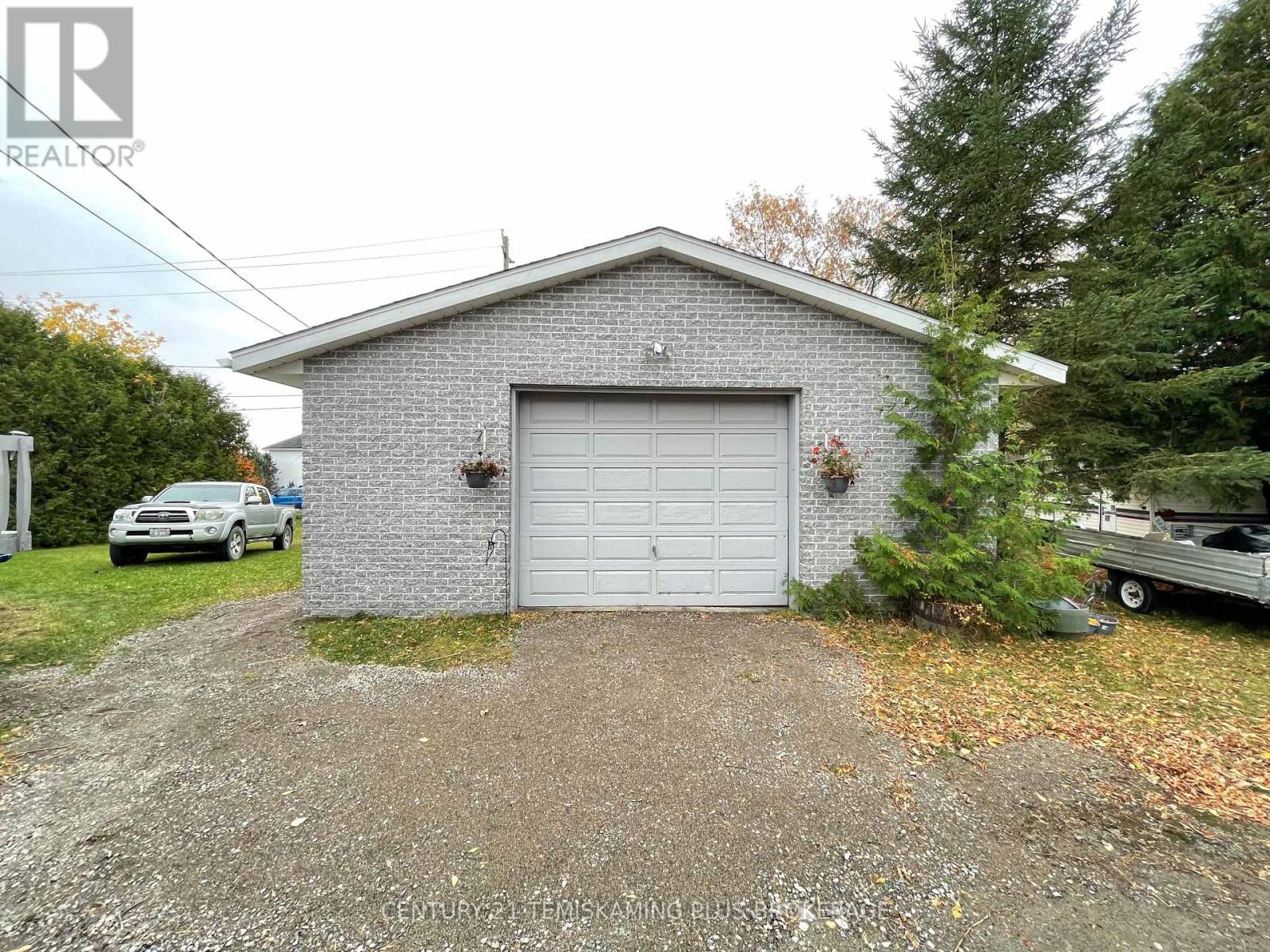 401 Lakeview Avenue S, Temiskaming Shores, Ontario  P0J 1R0 - Photo 3 - T14080658