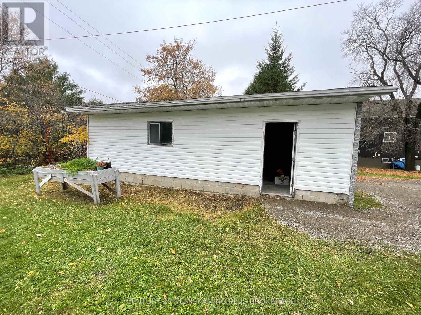 401 Lakeview Avenue S, Temiskaming Shores, Ontario  P0J 1R0 - Photo 5 - T14080658