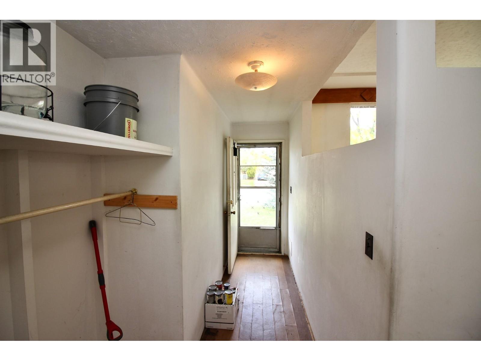 1382 Mcbride Road, Kelowna, British Columbia  V1Y 4A6 - Photo 4 - 10403258