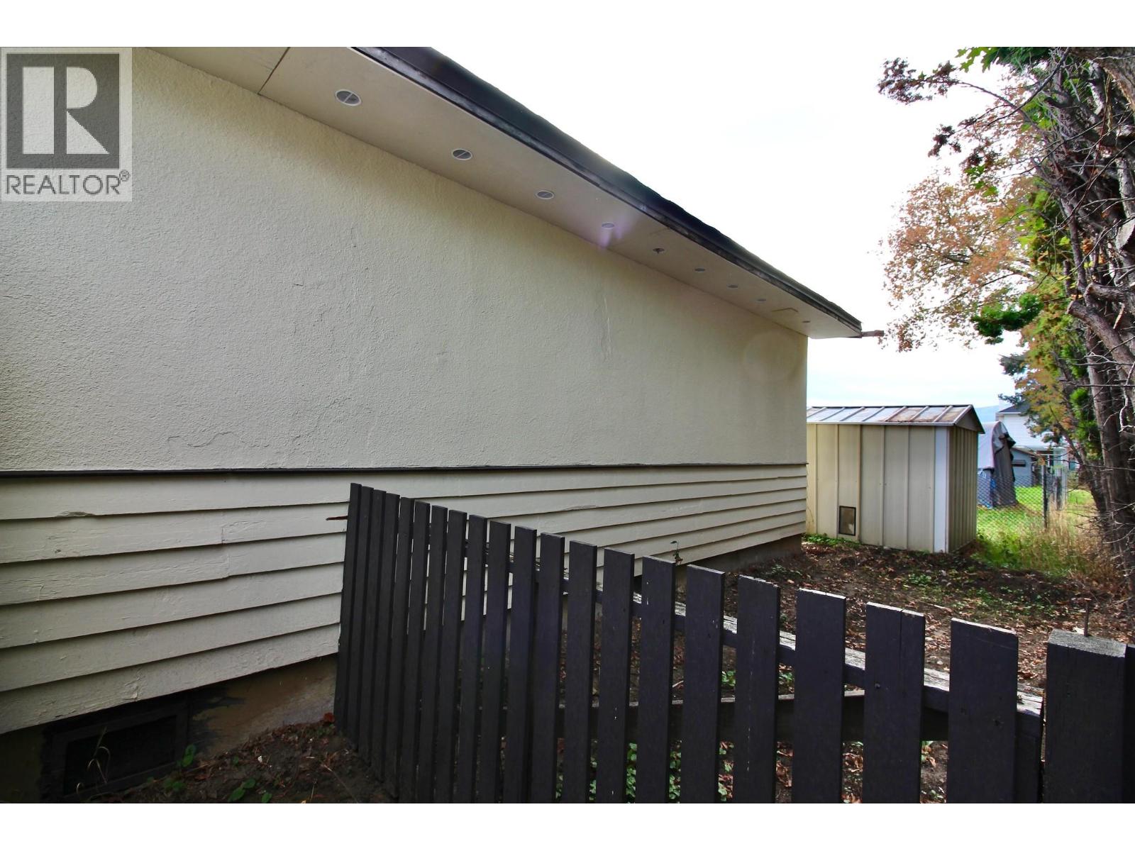 1382 Mcbride Road, Kelowna, British Columbia  V1Y 4A6 - Photo 3 - 10403258