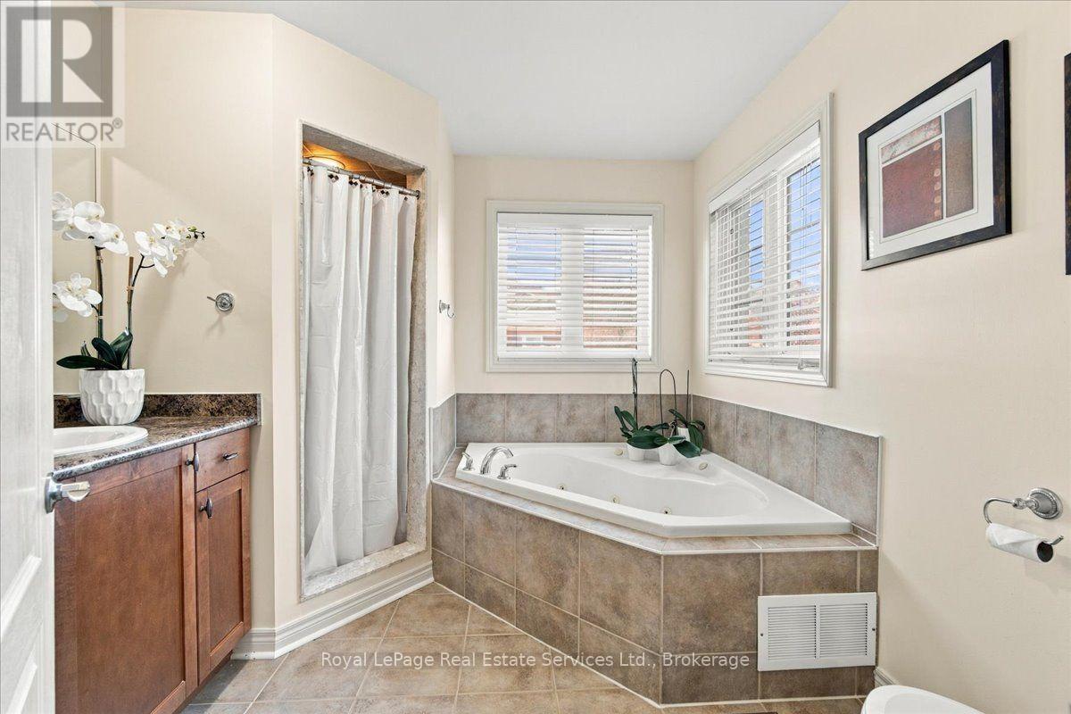 5569 Waterwind Crescent, Mississauga, Ontario  L5M 0G3 - Photo 26 - W14080650