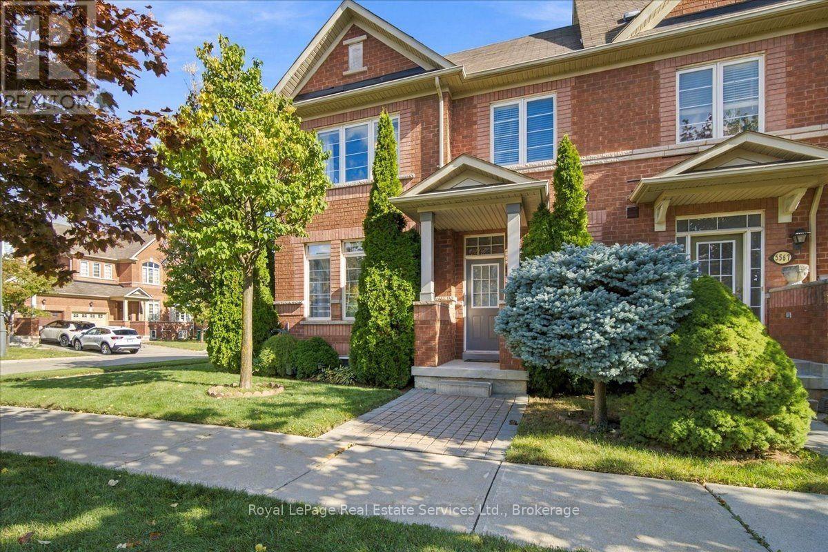 5569 Waterwind Crescent, Mississauga, Ontario  L5M 0G3 - Photo 3 - W14080650