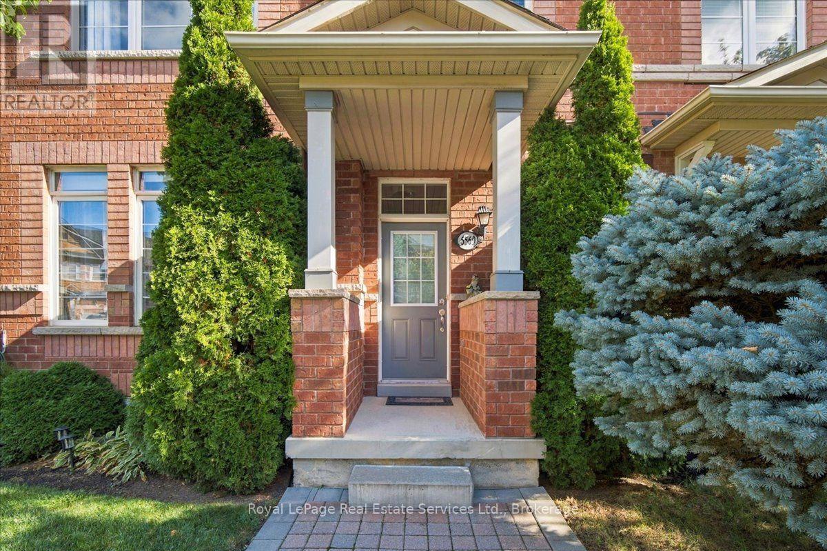 5569 Waterwind Crescent, Mississauga, Ontario  L5M 0G3 - Photo 4 - W14080650