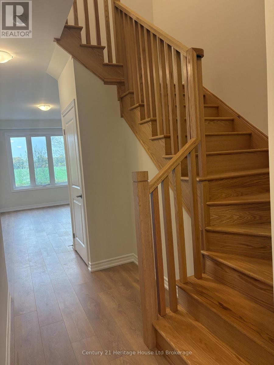 1058 Periwinkle Crescent, Woodstock, Ontario  N4S 7W2 - Photo 13 - X14080666