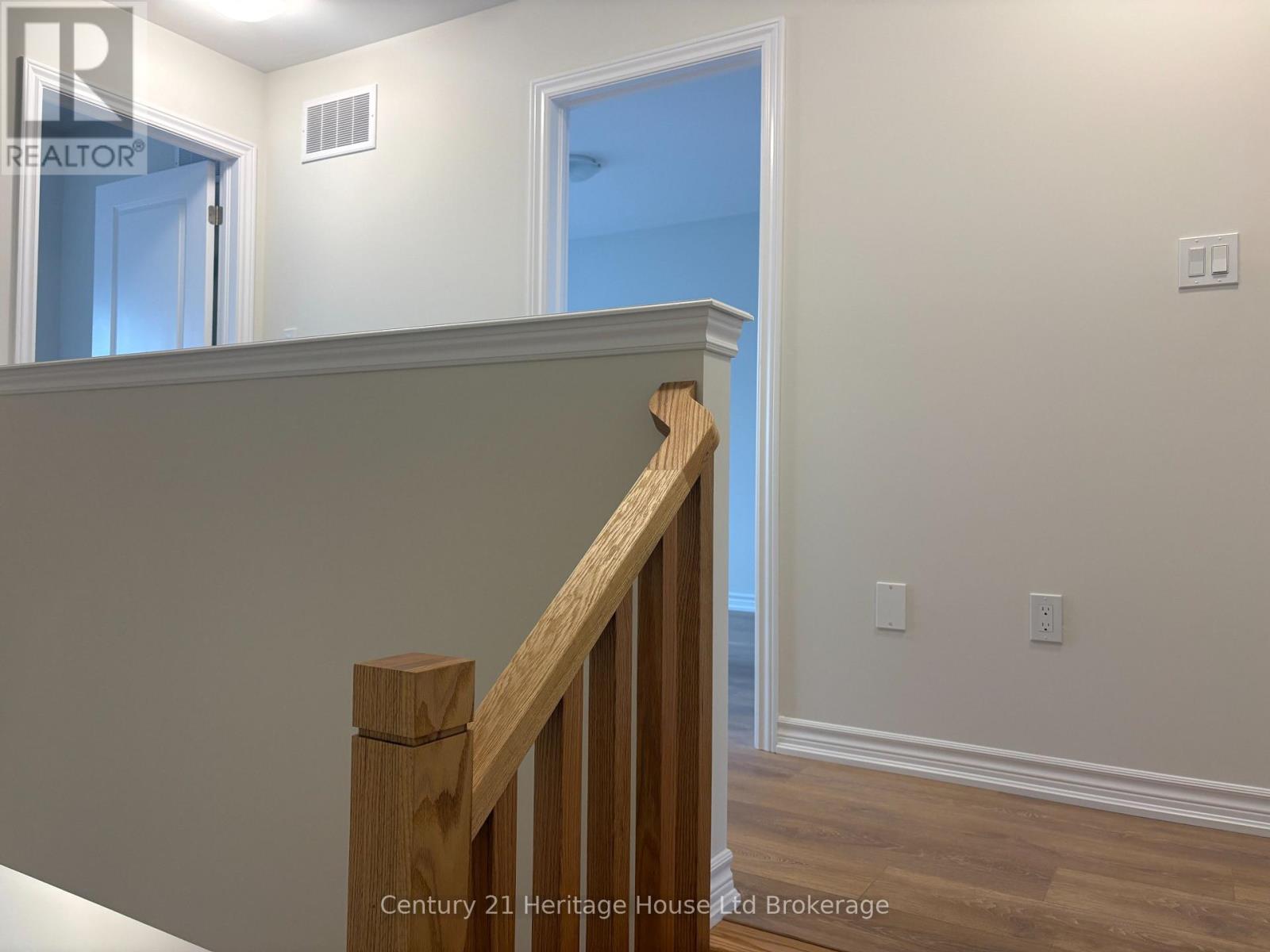 1058 Periwinkle Crescent, Woodstock, Ontario  N4S 7W2 - Photo 14 - X14080666