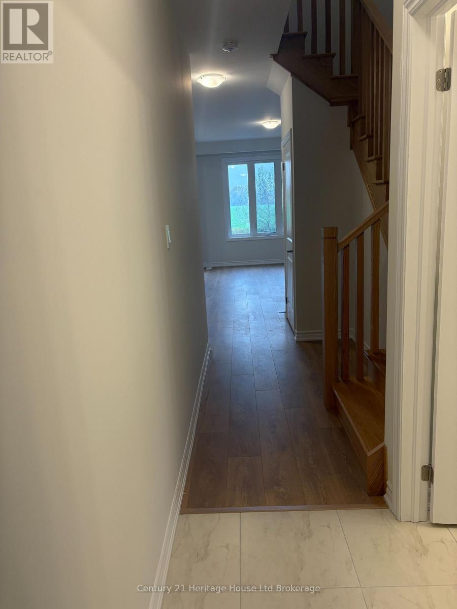 1058 Periwinkle Crescent, Woodstock, Ontario  N4S 7W2 - Photo 5 - X14080666