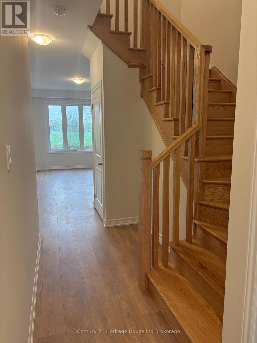 1058 Periwinkle Crescent, Woodstock, Ontario  N4S 7W2 - Photo 8 - X14080666
