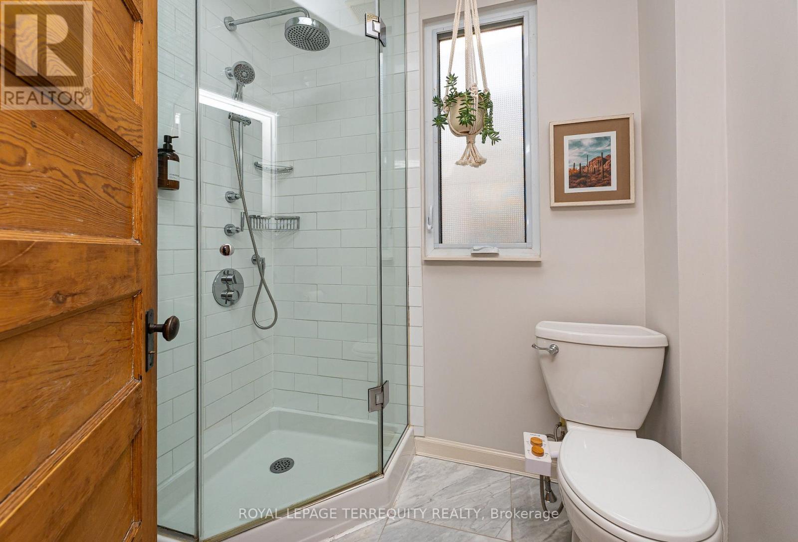 45 Dingwall Avenue, Toronto, Ontario  M4J 1C4 - Photo 18 - E14032852