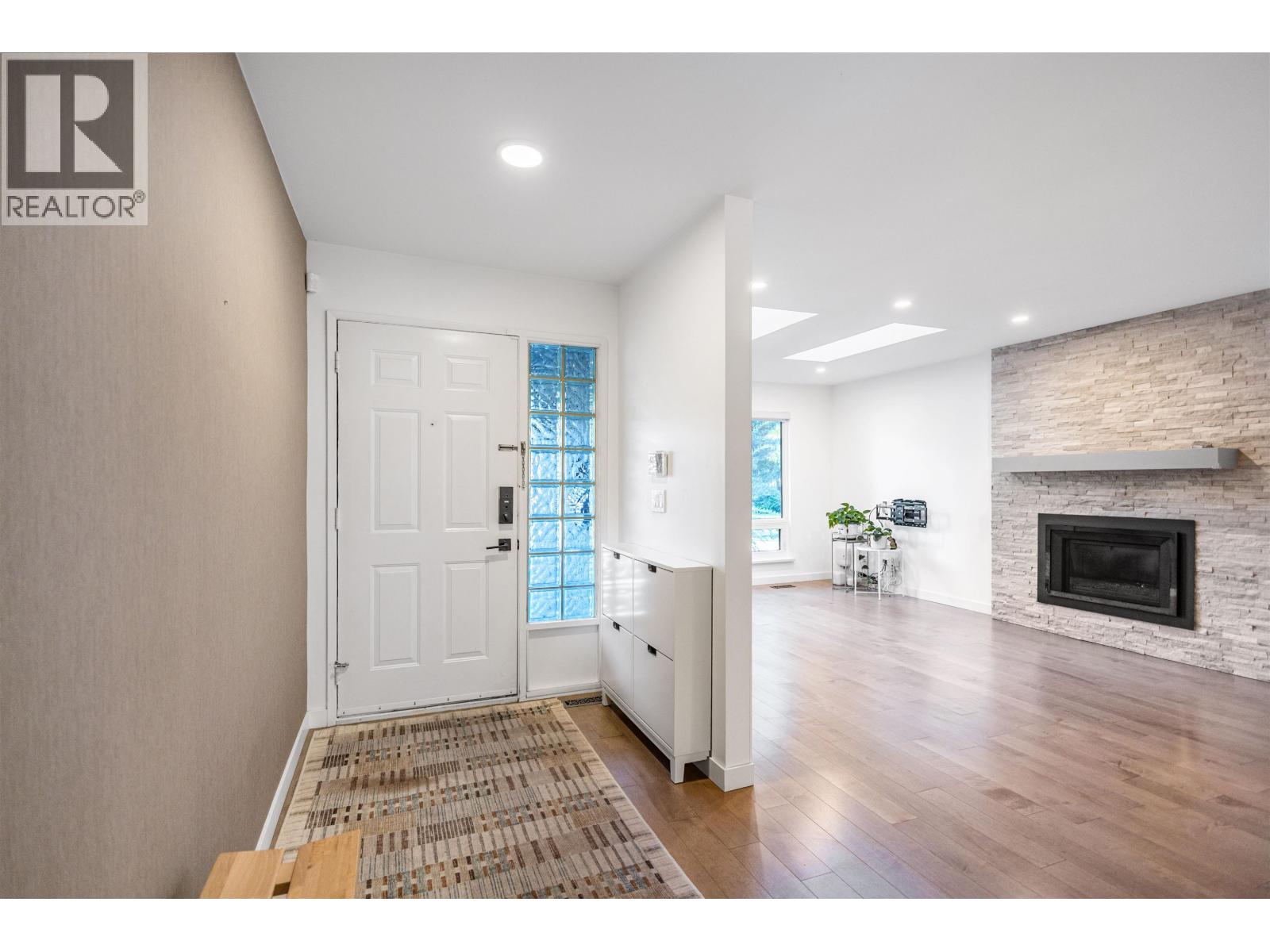 2670 Burnside Place, Coquitlam, British Columbia  V3E 1A2 - Photo 3 - R3175604