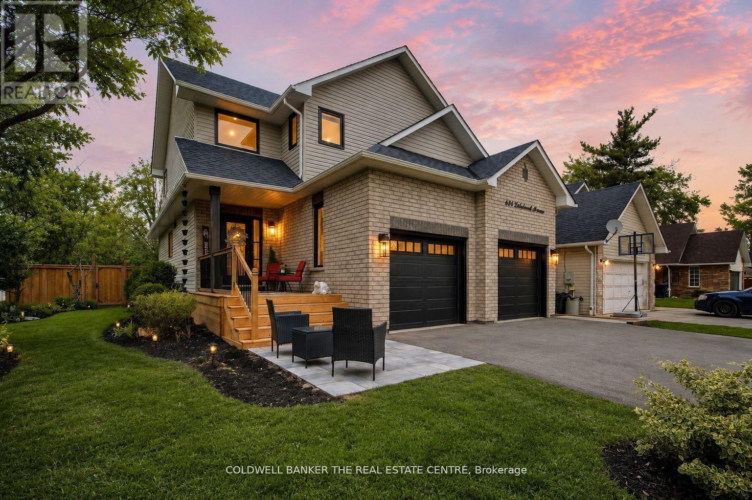 684 LAKELANDS AVENUE, Innisfil, Ontario
