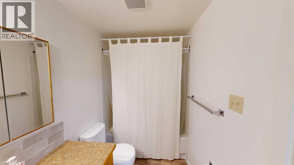 107, 405 Columbia Boulevard W