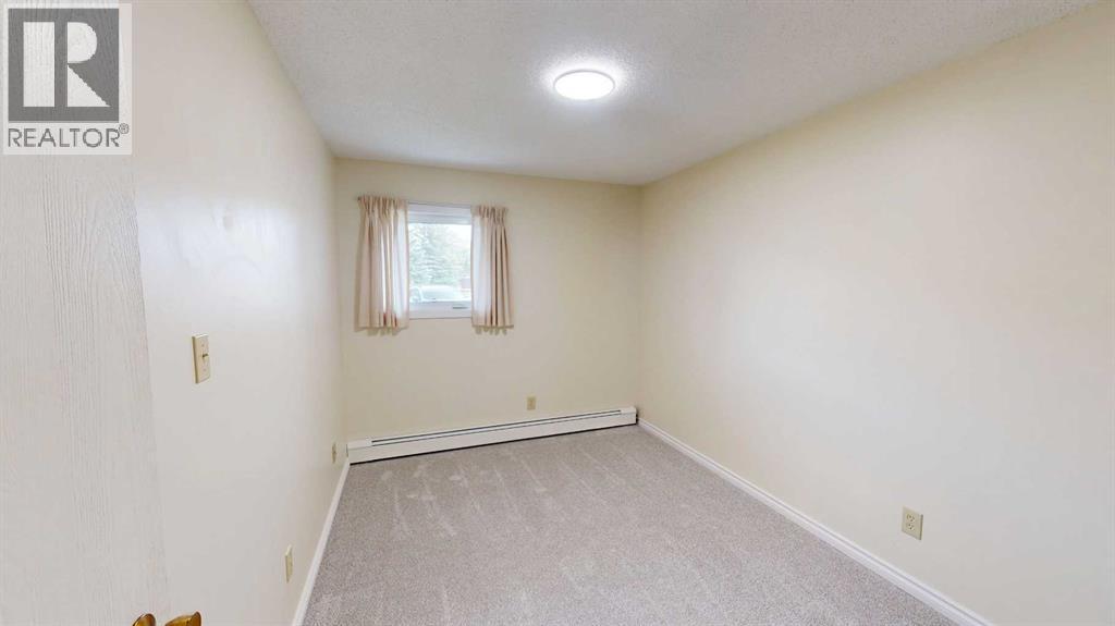 107, 405 Columbia Boulevard W