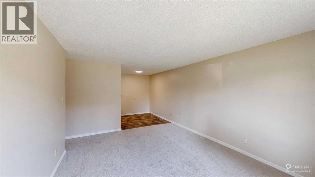 107, 405 Columbia Boulevard W