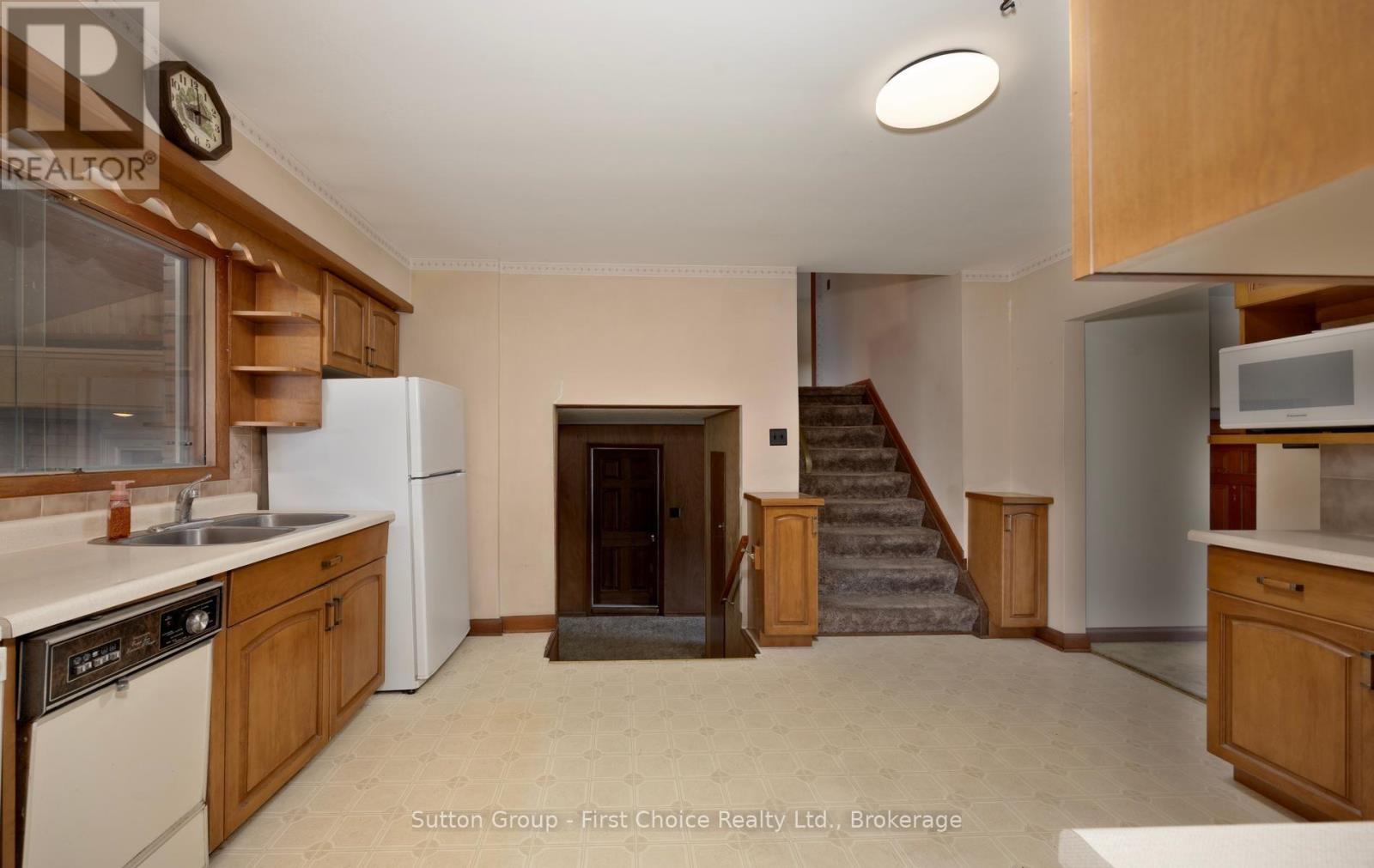12 Mcculloch Street, Stratford, Ontario  N5A 2V7 - Photo 8 - X14032602