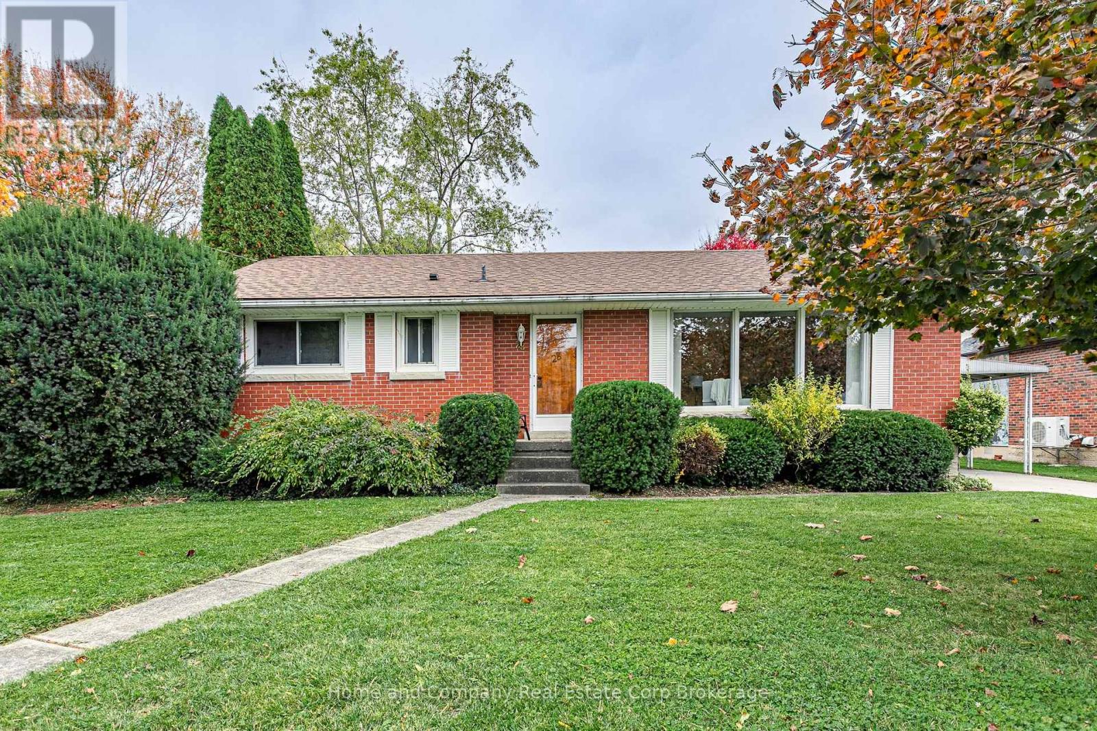 28 HESSON STREET, stratford, Ontario