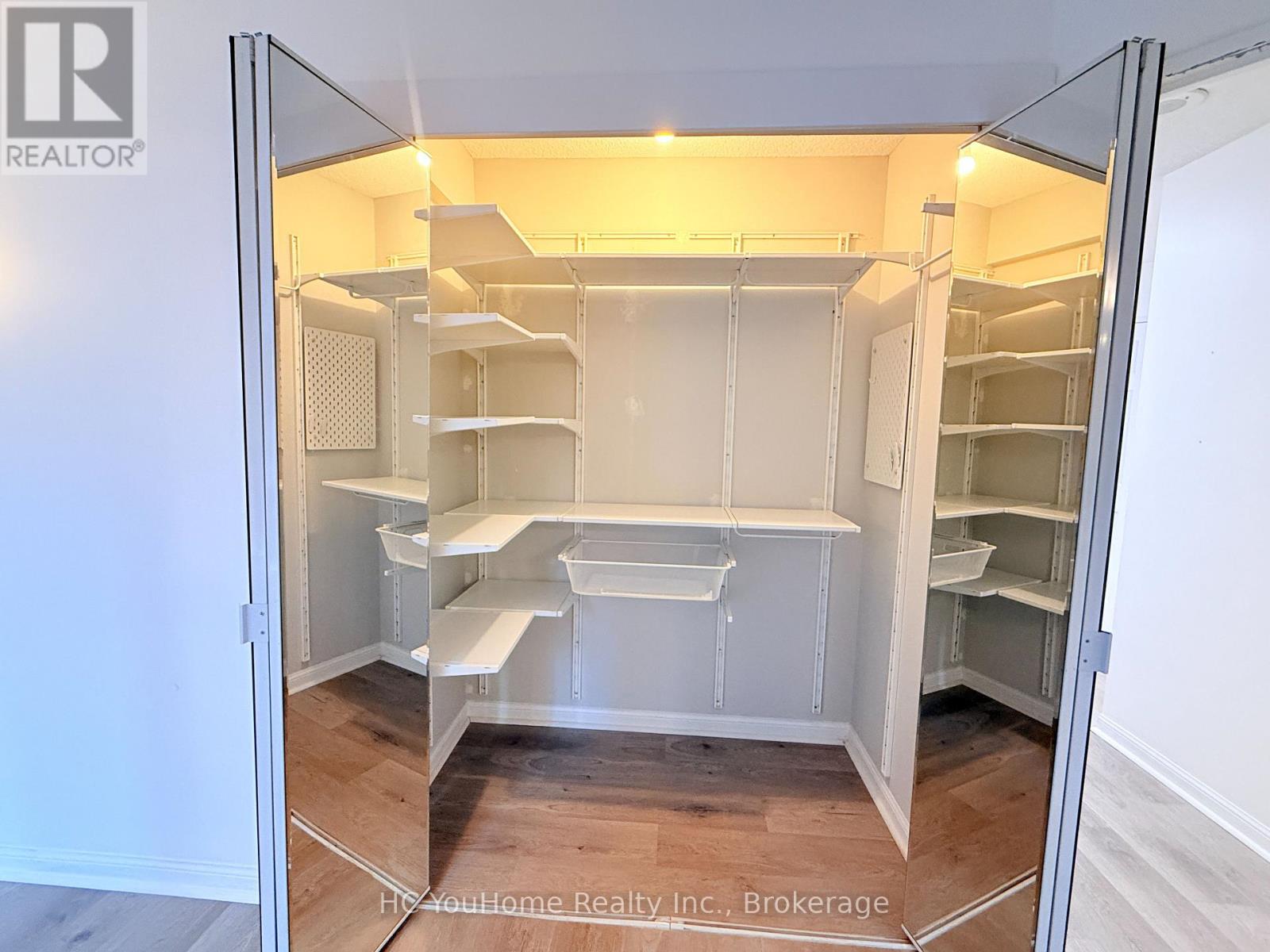 212 - 24 Wellesley Street W, Toronto, Ontario  M4Y 2X6 - Photo 14 - C14080676