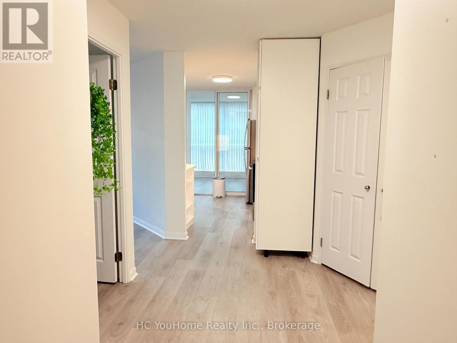 212 - 24 Wellesley Street W, Toronto, Ontario  M4Y 2X6 - Photo 15 - C14080676