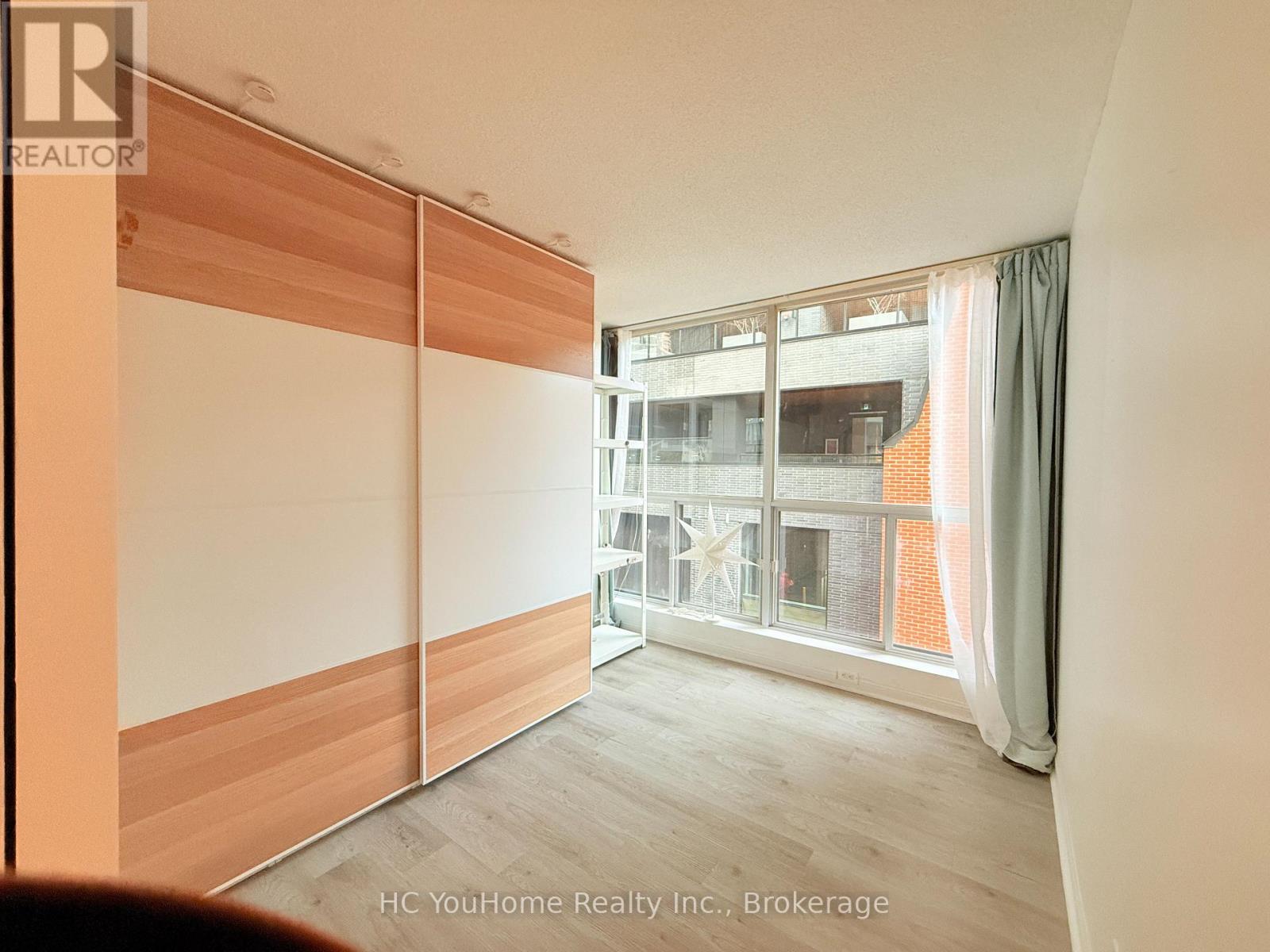 212 - 24 Wellesley Street W, Toronto, Ontario  M4Y 2X6 - Photo 18 - C14080676
