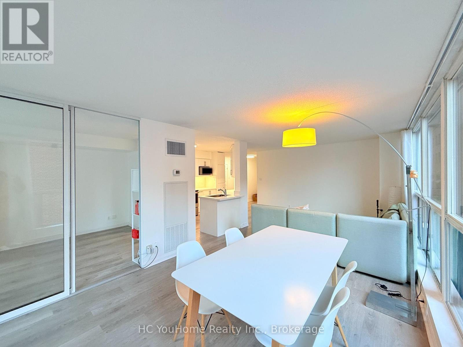 212 - 24 Wellesley Street W, Toronto, Ontario  M4Y 2X6 - Photo 6 - C14080676