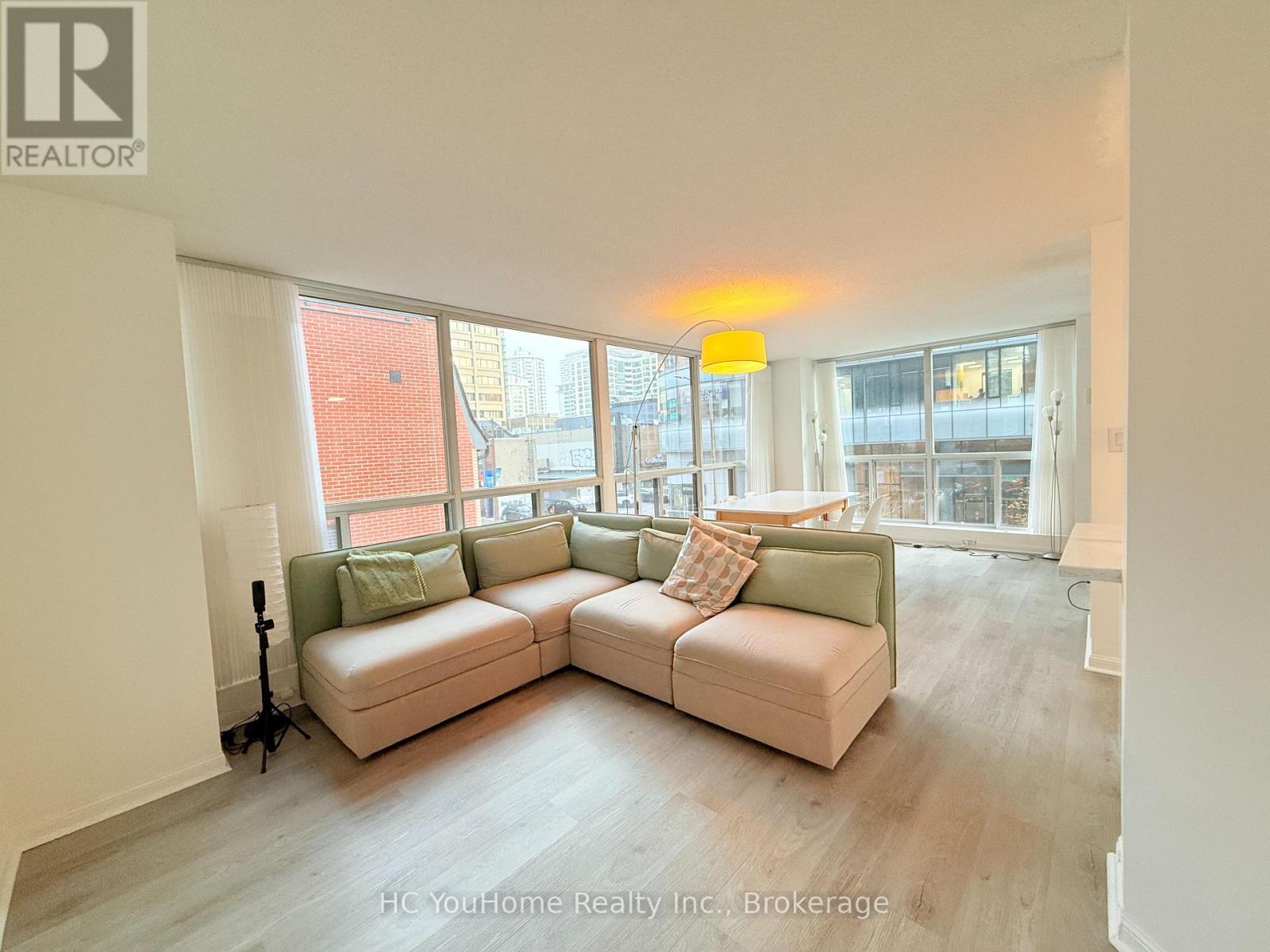212 - 24 Wellesley Street W, Toronto, Ontario  M4Y 2X6 - Photo 8 - C14080676
