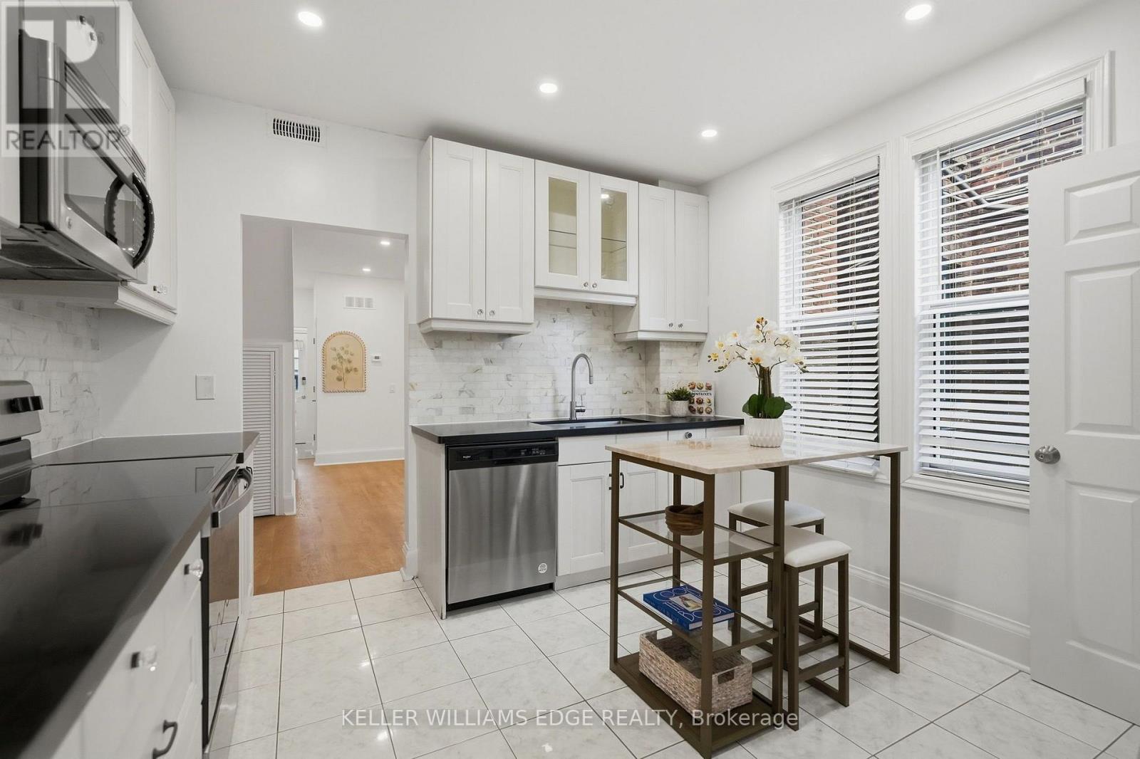 28 Conway Avenue, Toronto, Ontario  M6E 1H2 - Photo 16 - C14080820