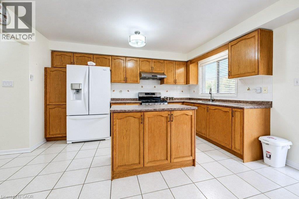 6484 Skipper Way, Mississauga, Ontario  L5W 1P6 - Photo 12 - 40869413
