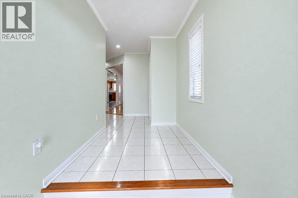 6484 Skipper Way, Mississauga, Ontario  L5W 1P6 - Photo 4 - 40869413