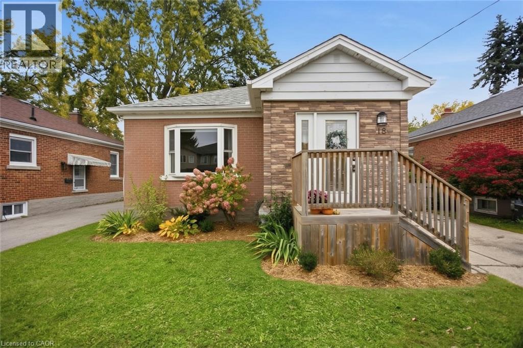 18 Birch Avenue, Kitchener, Ontario  N2H 4W5 - Photo 2 - 40868119