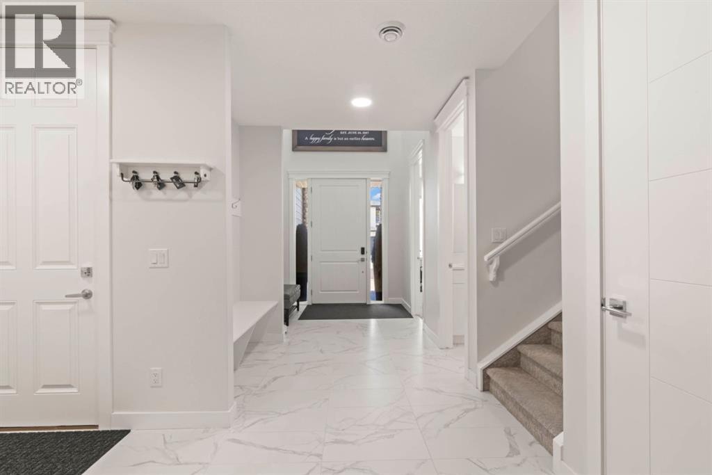 40 Crestridge Heights SW, Calgary, Alberta  T3B 6K6 - Photo 4 - A2349612