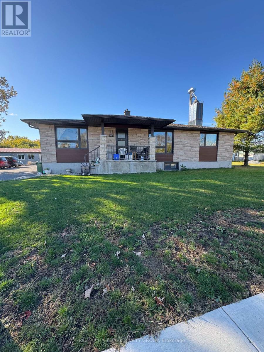 3 - 1195 NOTRE DAME STREET S, Russell, Ontario