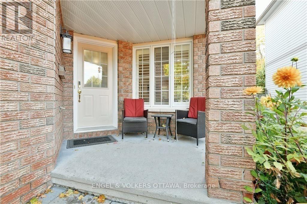 13 Picasso Drive, Ottawa, Ontario  K1G 5S9 - Photo 2 - X14080728