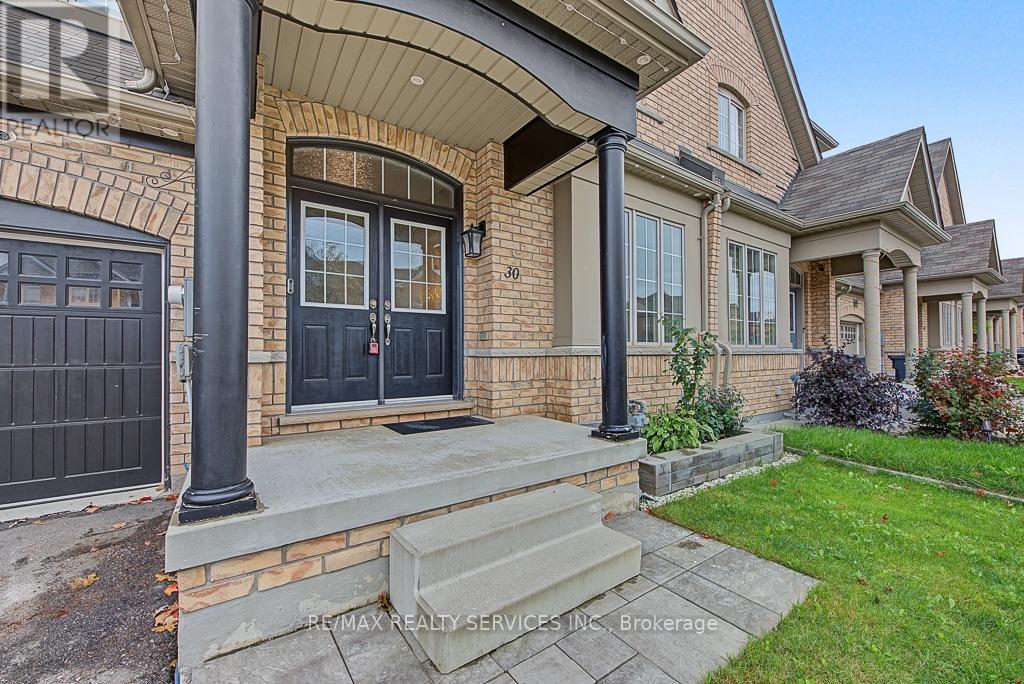 30 Naperton Drive, Brampton, Ontario  L6R 0Z5 - Photo 4 - W14080754