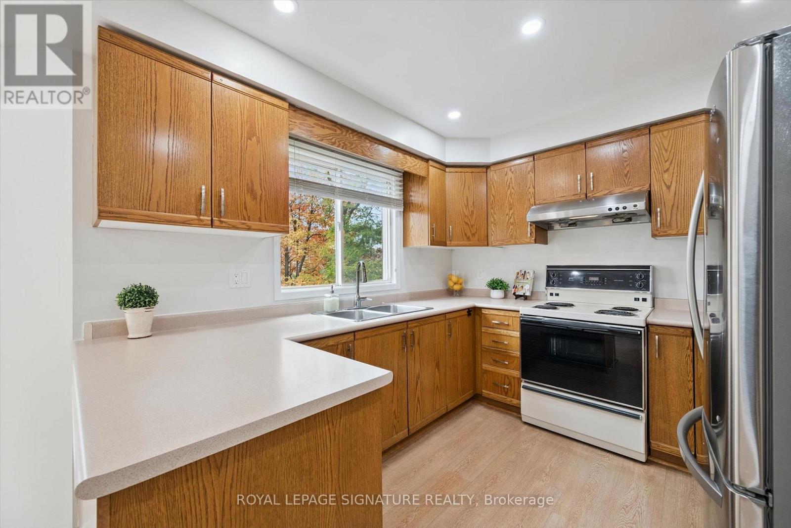 4912 Roseglen Court, Mississauga, Ontario  L5V 1K8 - Photo 11 - W14080782