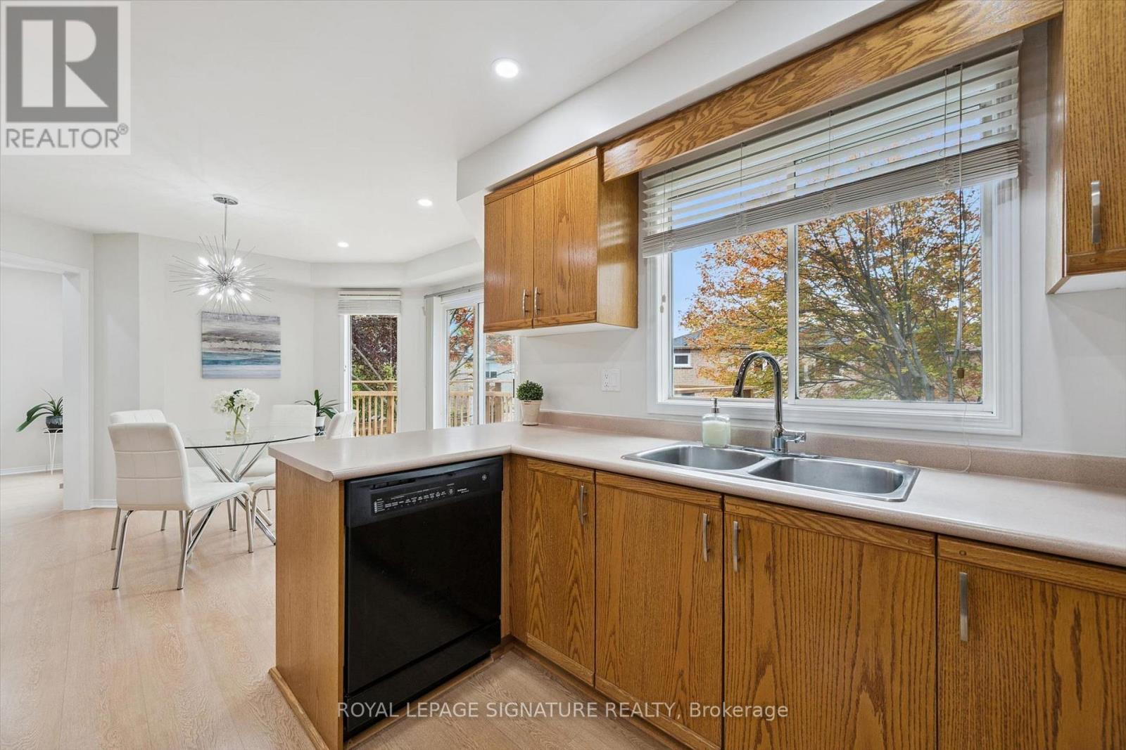 4912 Roseglen Court, Mississauga, Ontario  L5V 1K8 - Photo 13 - W14080782