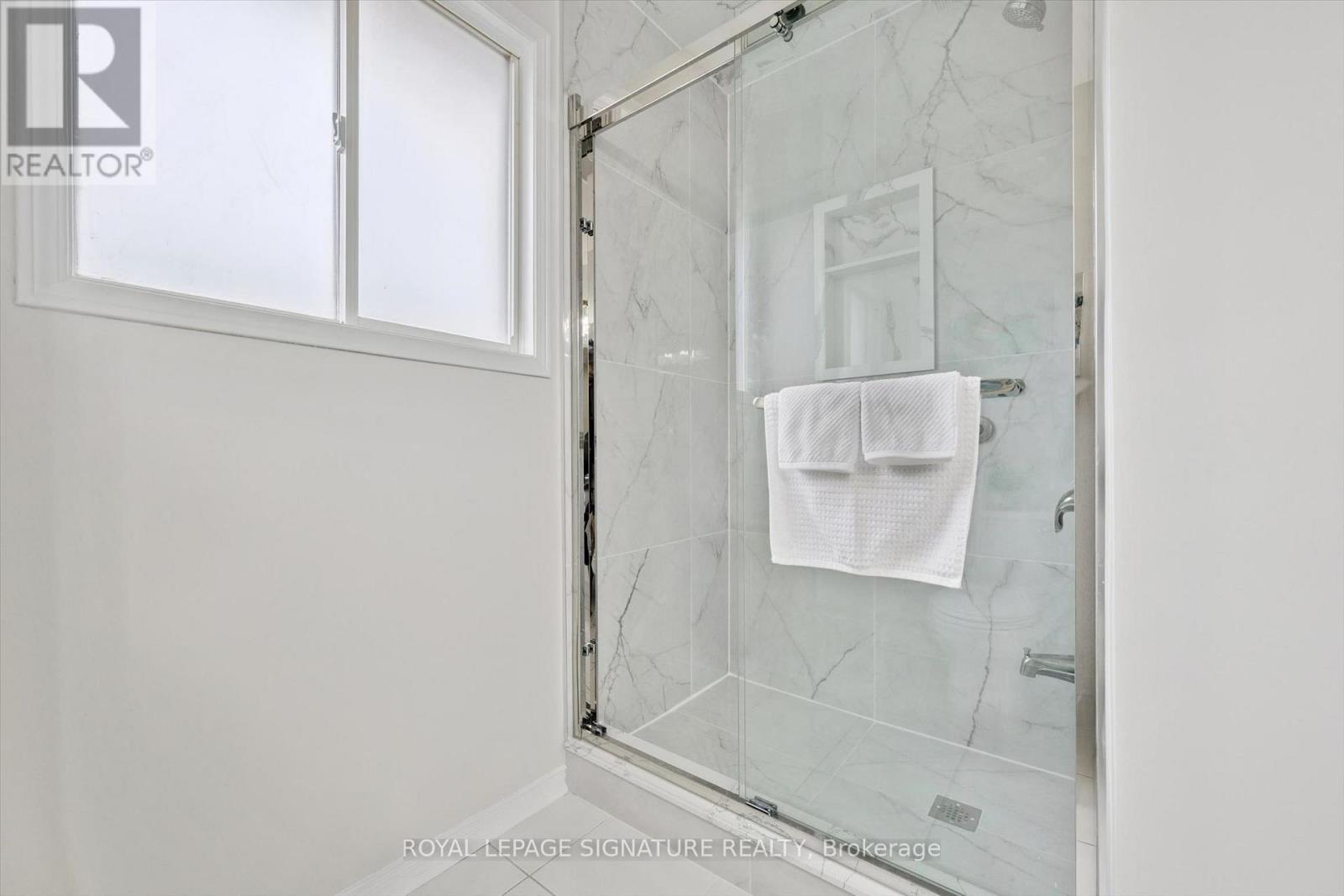 4912 Roseglen Court, Mississauga, Ontario  L5V 1K8 - Photo 31 - W14080782