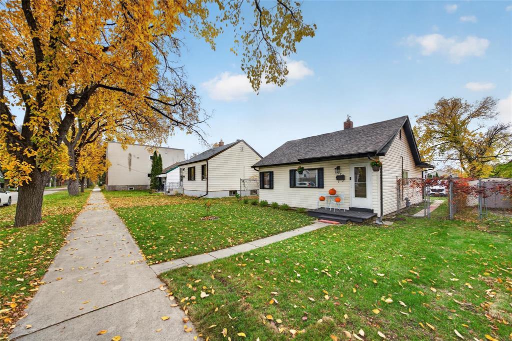 120 Yale Avenue E, Winnipeg, Manitoba  R2C 0H8 - Photo 1 - 202625721