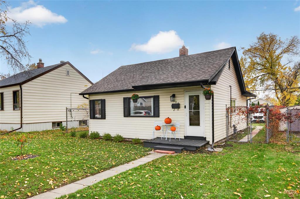 120 Yale Avenue E, Winnipeg, Manitoba  R2C 0H8 - Photo 2 - 202625721