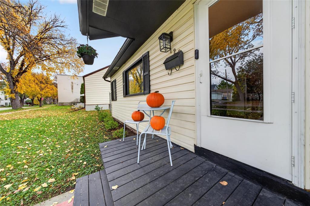 120 Yale Avenue E, Winnipeg, Manitoba  R2C 0H8 - Photo 4 - 202625721