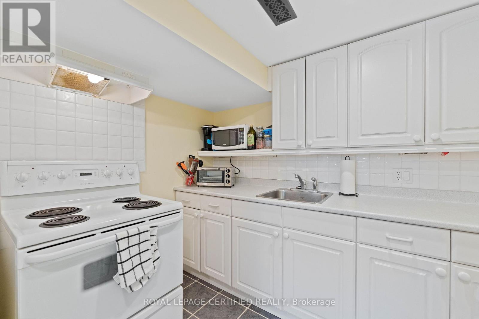 247 Grove Street E, Barrie (Wellington), Ontario  L4M 2R1 - Photo 33 - S14080672