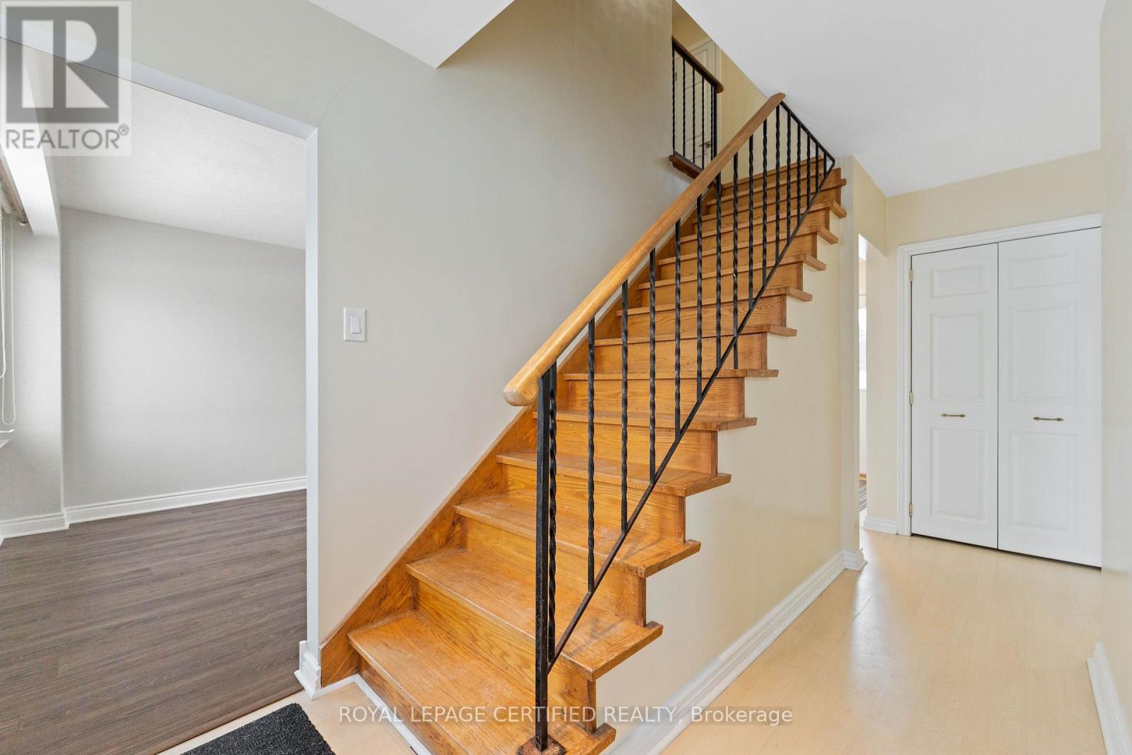 247 Grove Street E, Barrie (Wellington), Ontario  L4M 2R1 - Photo 8 - S14080672