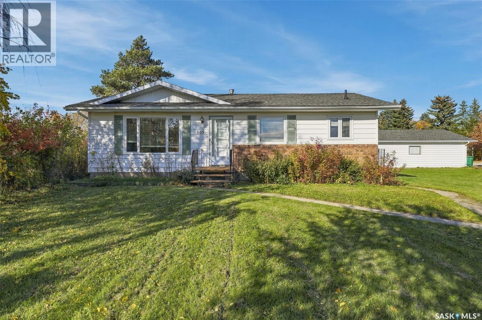 305 3rd Avenue, Edenwold, Saskatchewan  S0G 1K0 - Photo 2 - SK051150