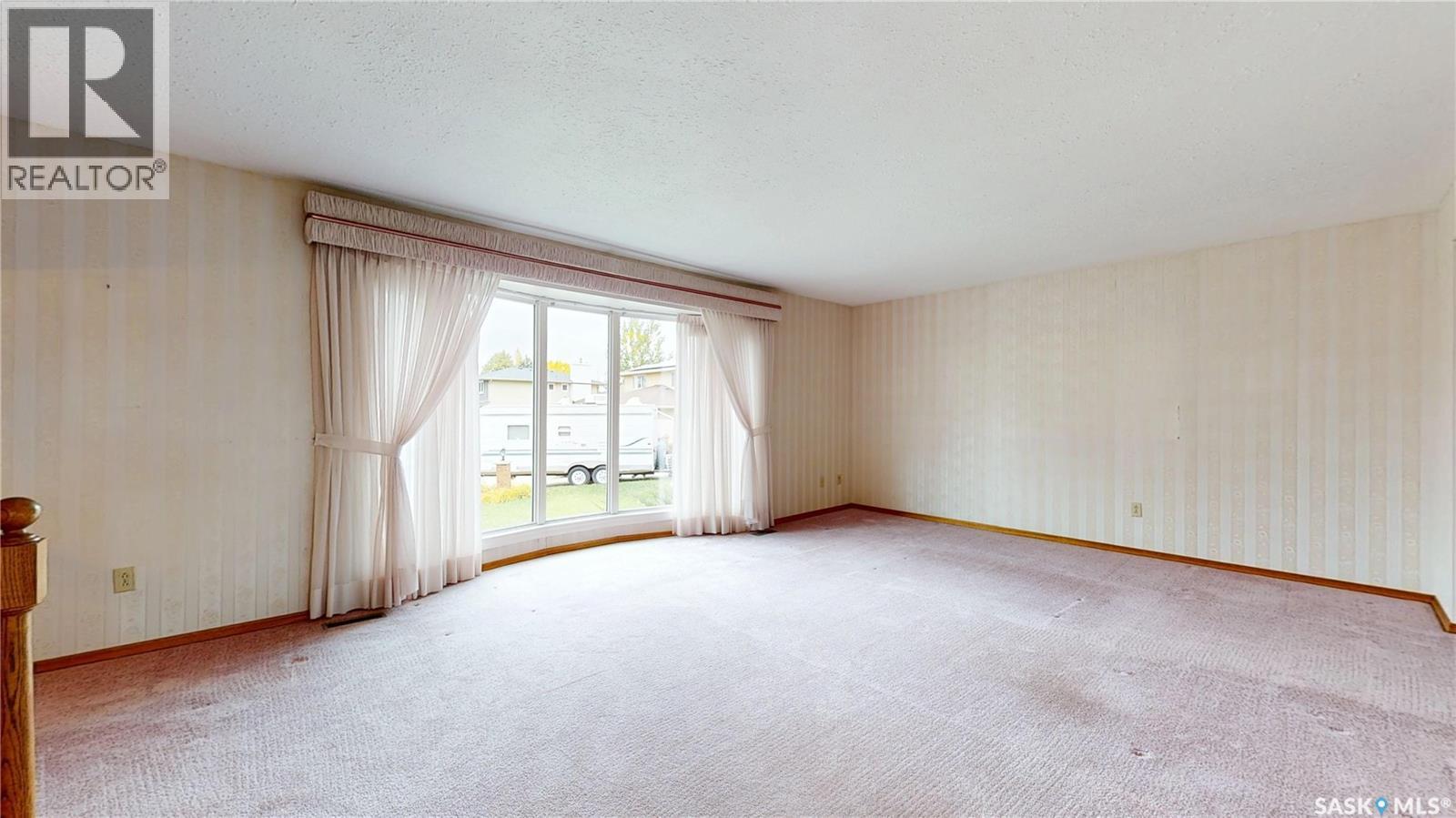30 Nicol Place, Regina, Saskatchewan  S4V 0B9 - Photo 4 - SK051008