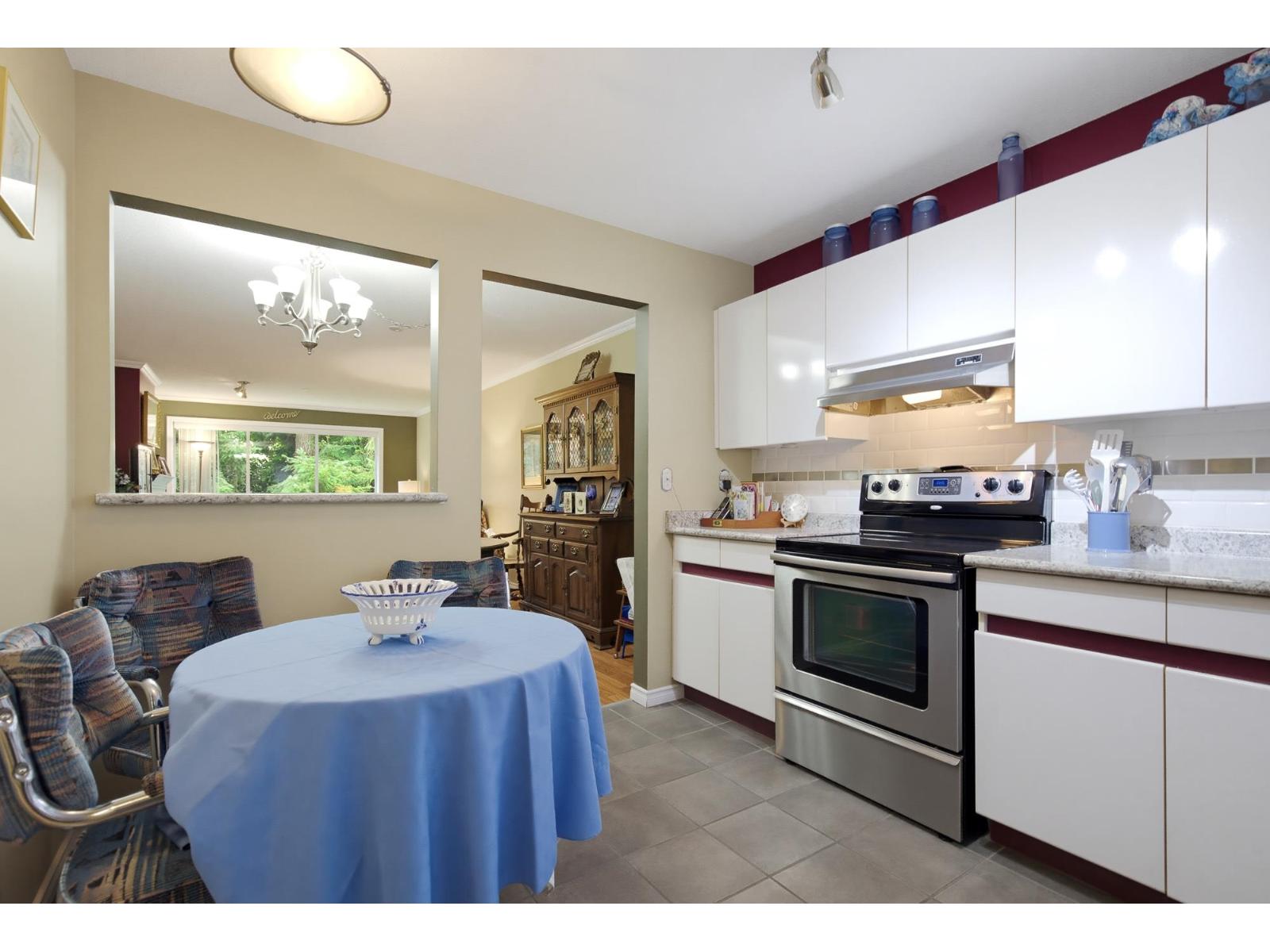 208 33280 E Bourquin Crescent, Abbotsford, British Columbia  V2S 7K2 - Photo 9 - R3174129