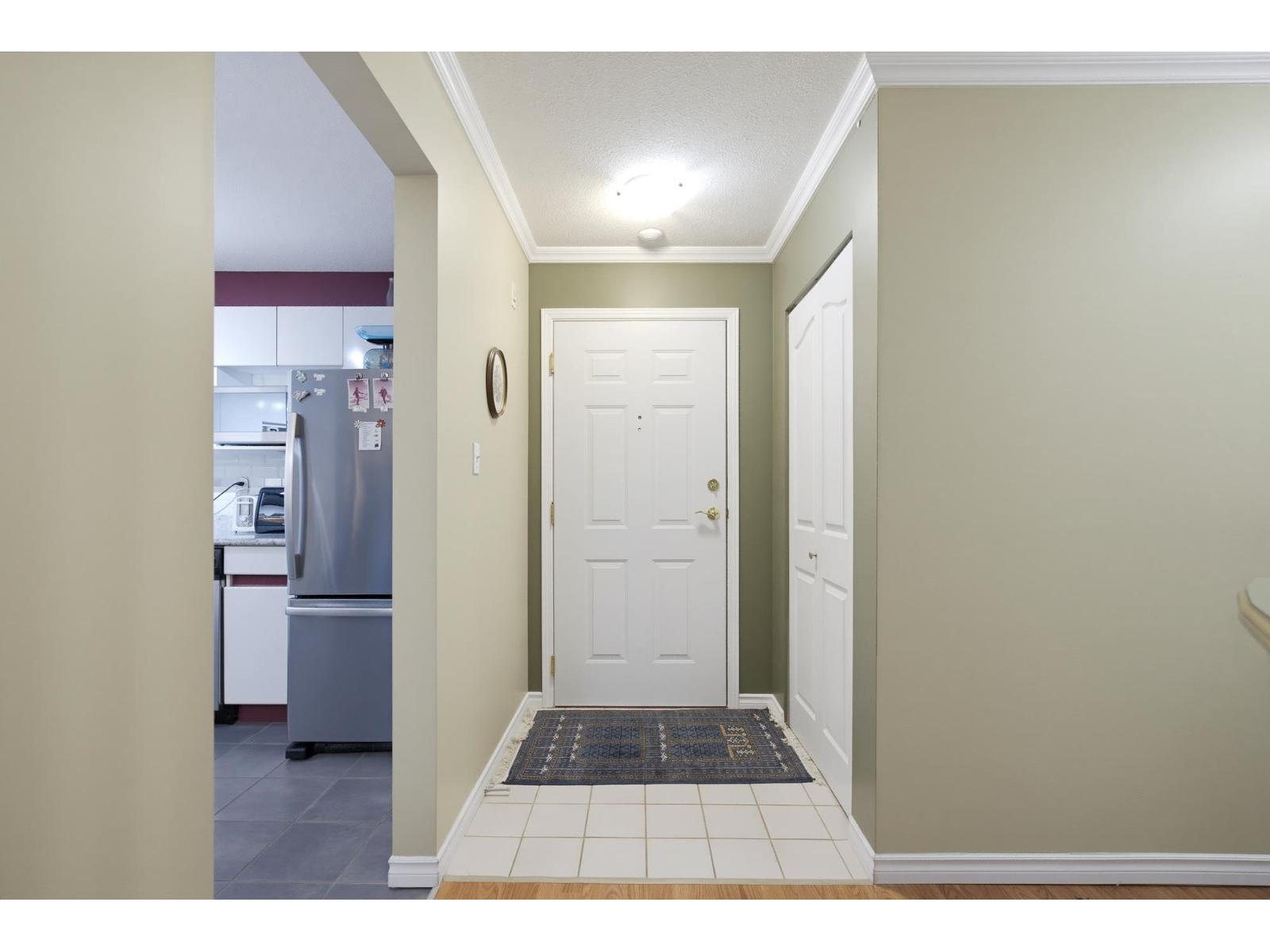 208 33280 E Bourquin Crescent, Abbotsford, British Columbia  V2S 7K2 - Photo 6 - R3174129