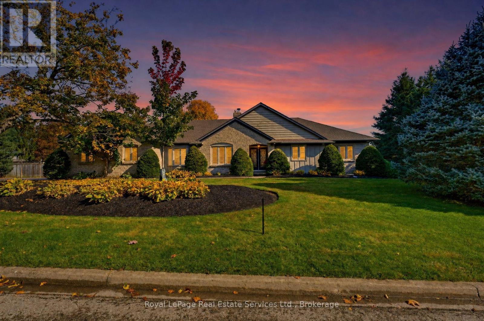 16 Vanstraalen Street, Hamilton, Ontario  L0R 1H3 - Photo 2 - X14080854