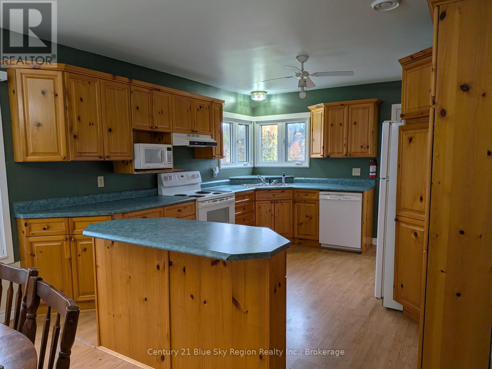 145 North Road, Parry Sound Remote Area, Ontario  P0H 1S0 - Photo 6 - X14081082