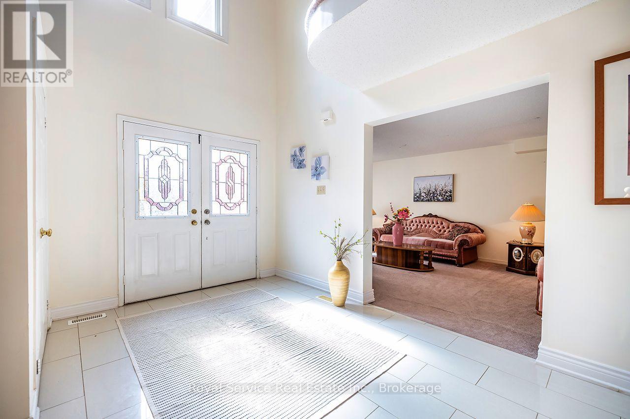 516 Palmtree Crescent, Oshawa, Ontario L1K 2H2 - Photo 3 - E14081110